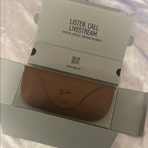 Ray-Ban Skylar AI Glasses with Meta Shiny Chalky Gray brand new